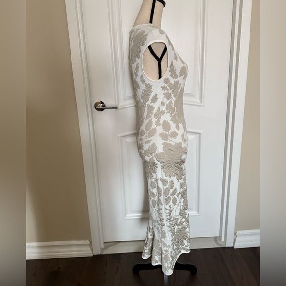 Floral Beige and White Alexander McQueen Women Dress, size L - Picture 2 of 5